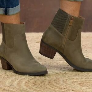 Women's Tan Ankle Boots